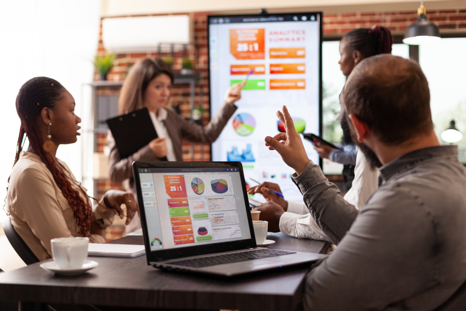 Le paradoxe du trafic : pourquoi 98% de vos visiteurs repartent sans acheter (audit CRO)