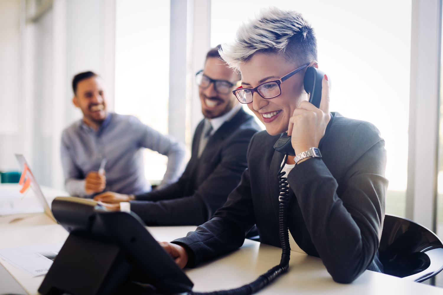 Cold calling vs site web inbound en B2B : le calcul du coût par lead que personne n&rsquo;ose faire