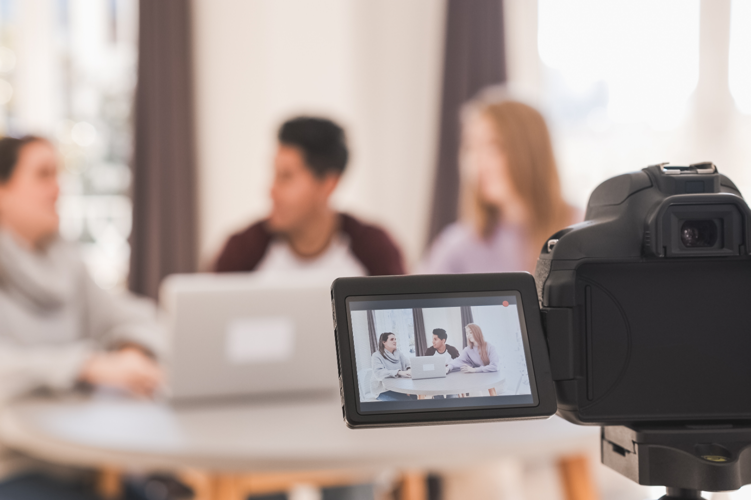 Trafic sans Google : pourquoi la vidéo que vous possédez vaut désormais plus qu’une position n°1